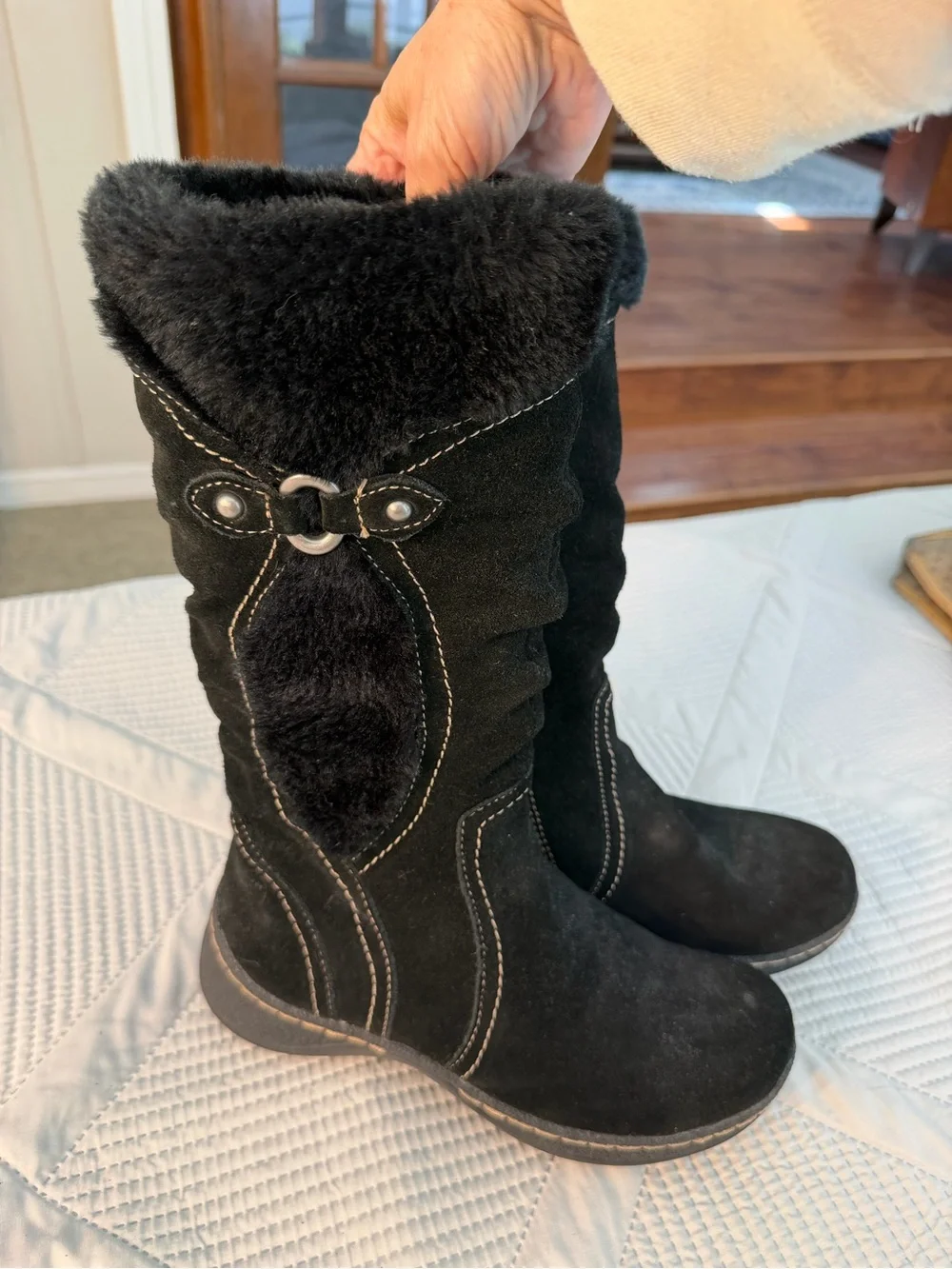 BareTraps Black Faux Fur Lined Winter Boots Sz 6